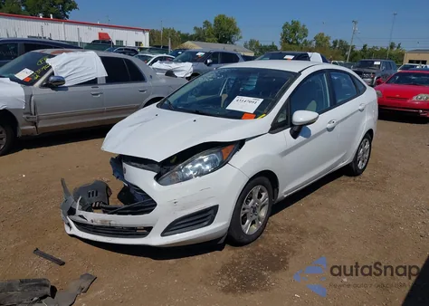 2014 Ford Fiesta Se z USA, uszkodzony, nr VIN 3FADP4BJ3EM131167